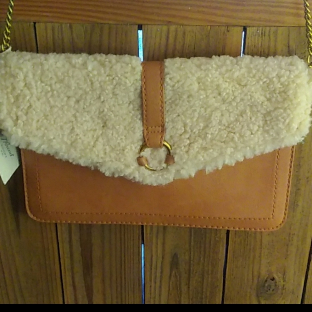 U.Thread purse - Picture 2 of 2